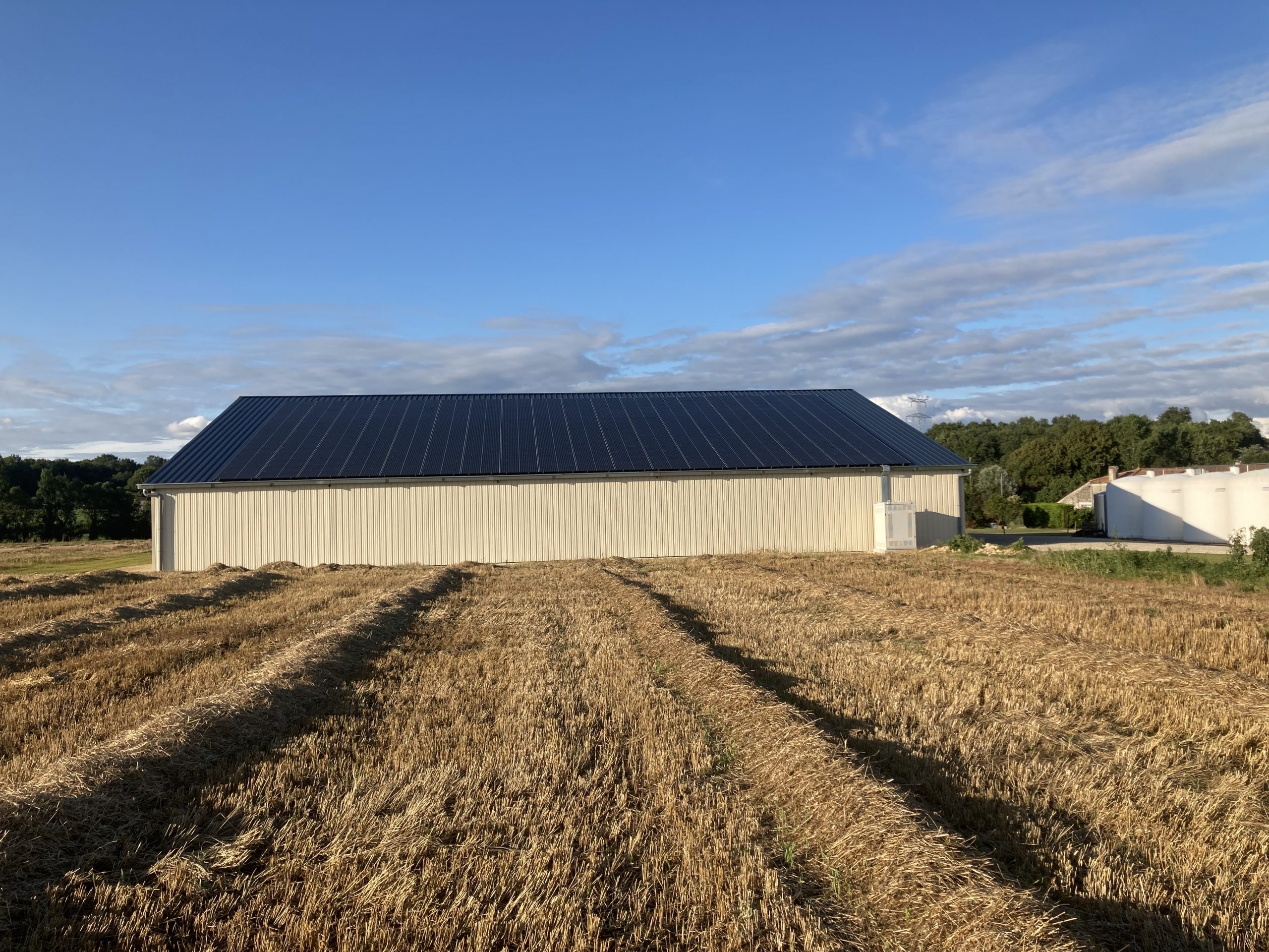 Hangar de stockage photovotaique